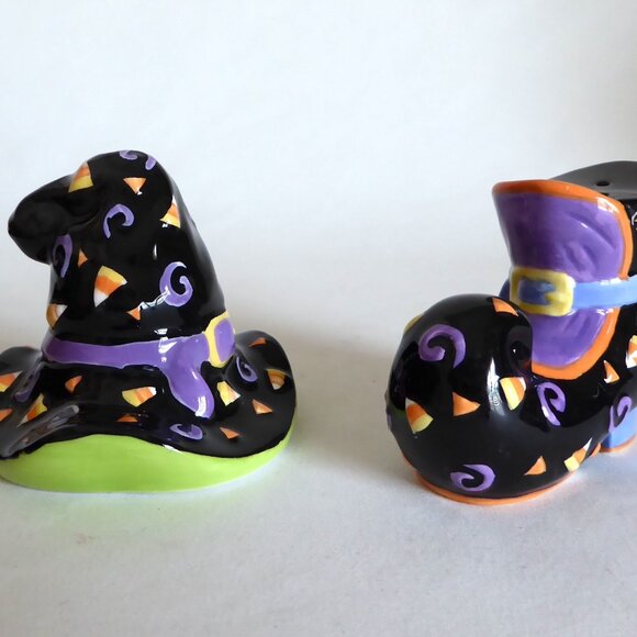 NEW 2003 SPOOKY HOLLOW WITCH HAT BOOT CERAMIC SALT PEPPER SHAKER SET - Picture 4 of 15